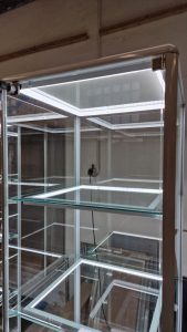 Vitrin LED világítással