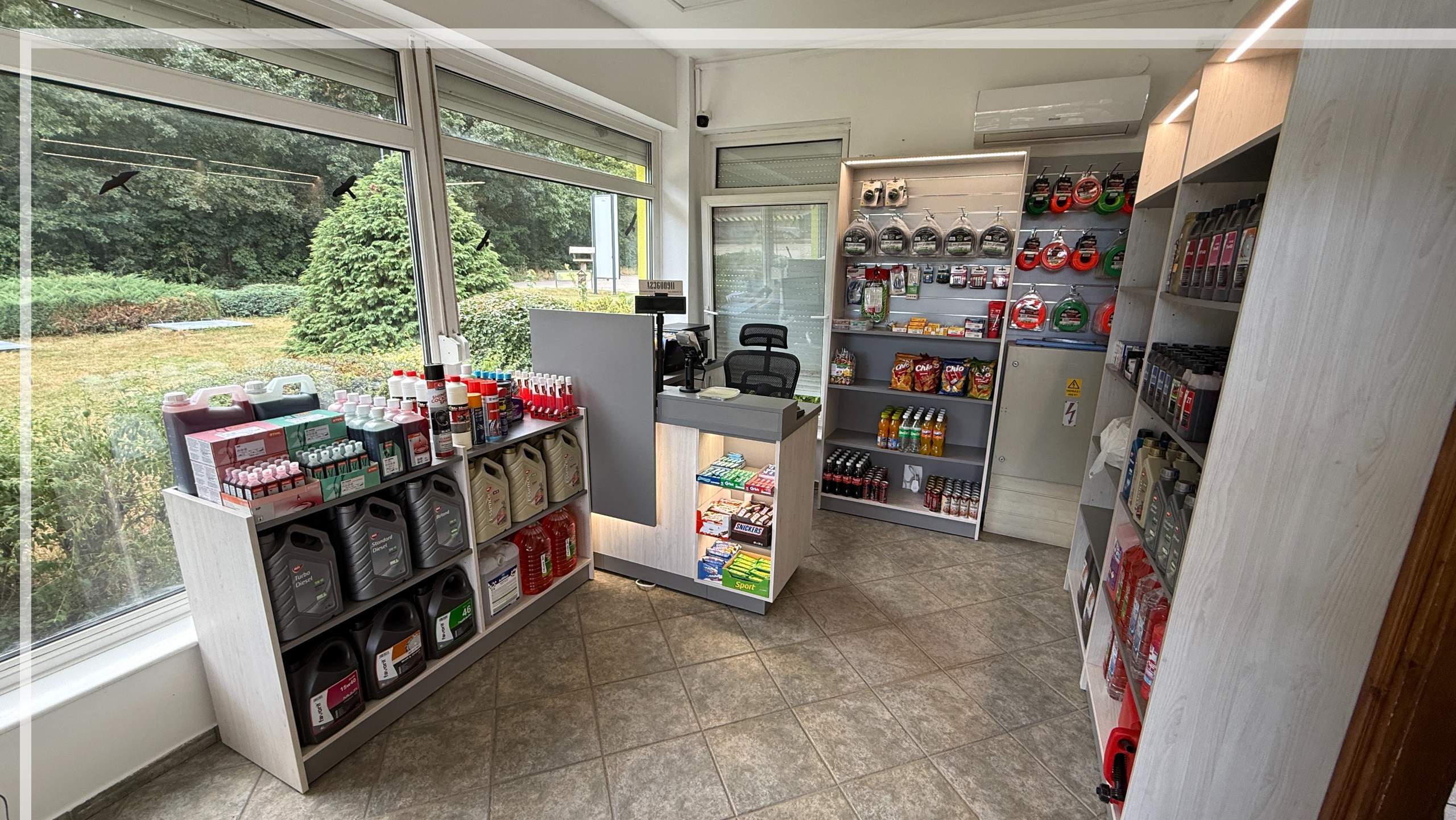 Benzinkút shop üzletberendezés