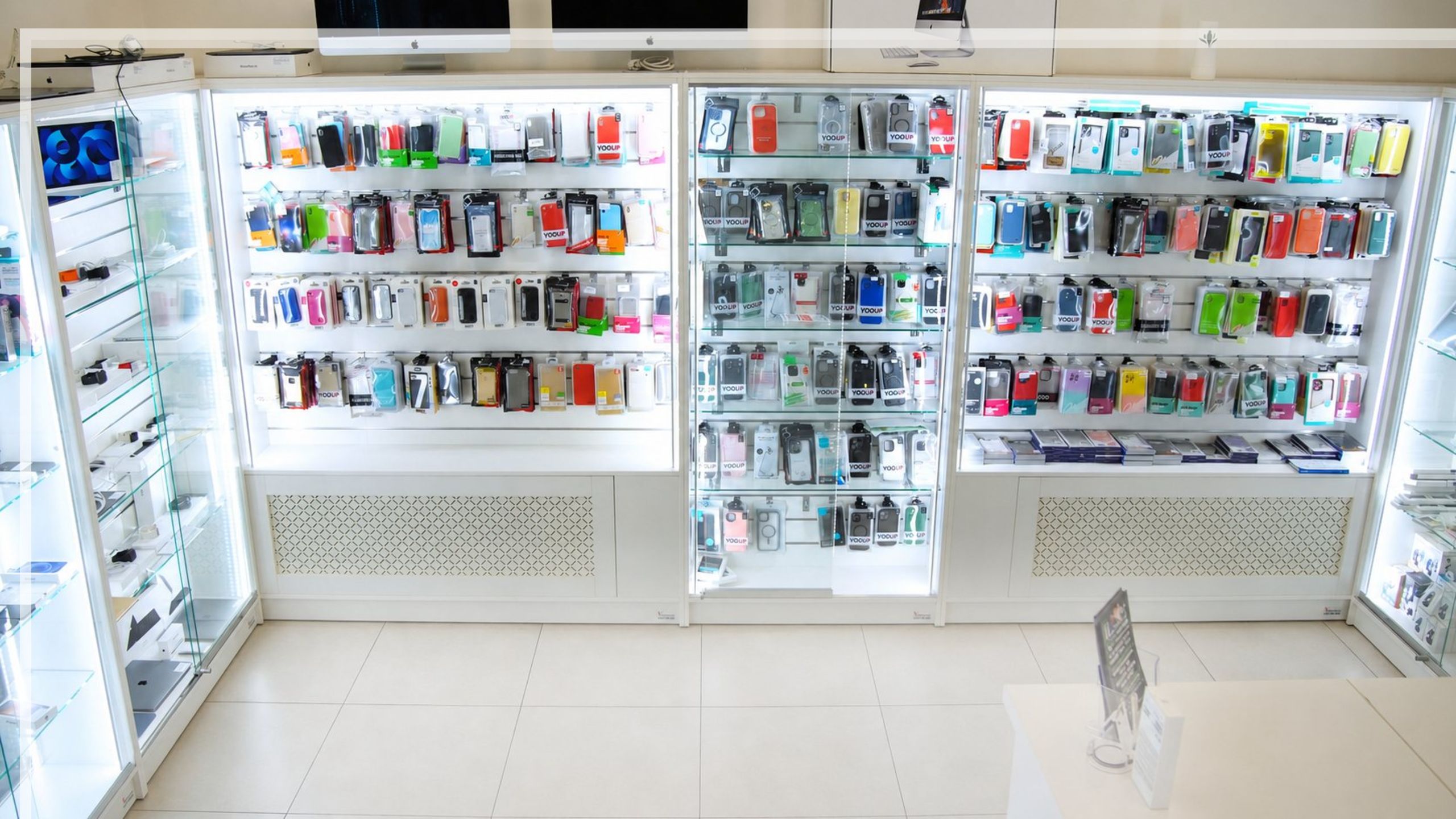 Almaadásvétel mobiltelefon bolt és szerviz vitrin világítása: Hogyan világítsd ki az üzleted?